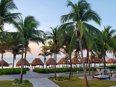 El Dorado Royal Beach view from Swim up Rooms.