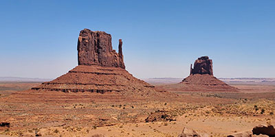 Navajo guide leading 4-wheel backcountry tour in Monument Valley